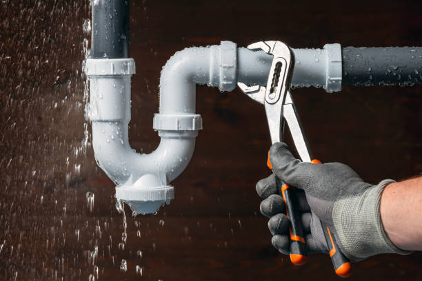 Professional Emergency Plumber technician working in North Newton, KS